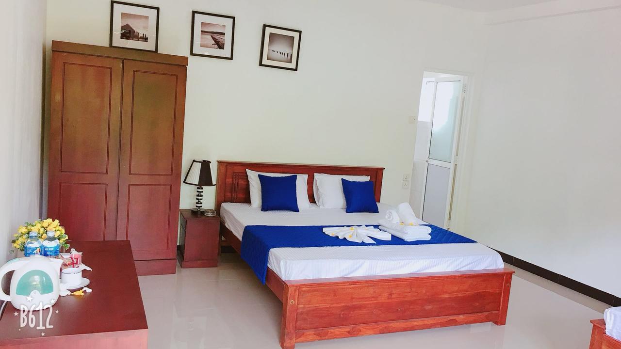 Blue Whale Holiday Hotel Mirissa Bagian luar foto