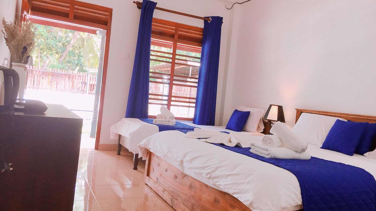 Blue Whale Holiday Hotel Mirissa Bagian luar foto