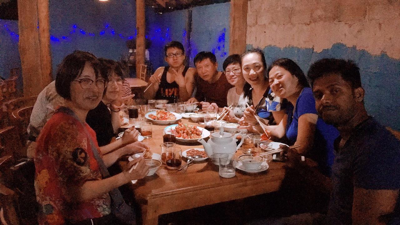 Blue Whale Holiday Hotel Mirissa Bagian luar foto