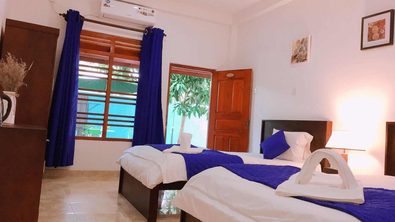 Blue Whale Holiday Hotel Mirissa Bagian luar foto