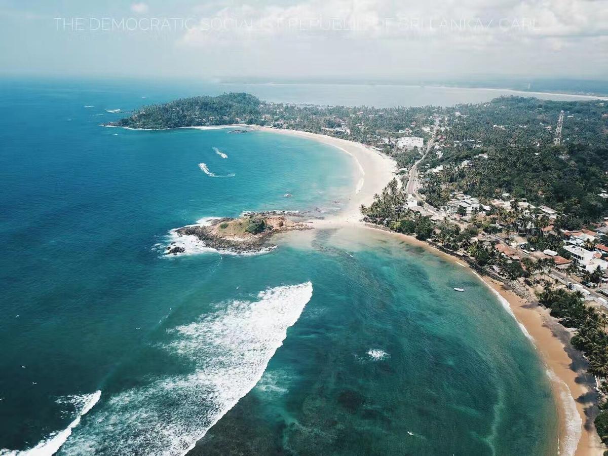 Blue Whale Holiday Hotel Mirissa Bagian luar foto