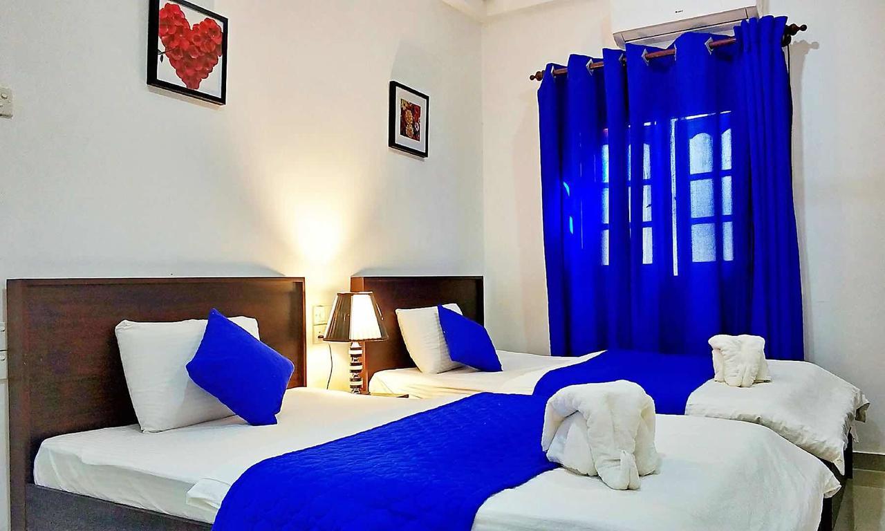 Blue Whale Holiday Hotel Mirissa Bagian luar foto