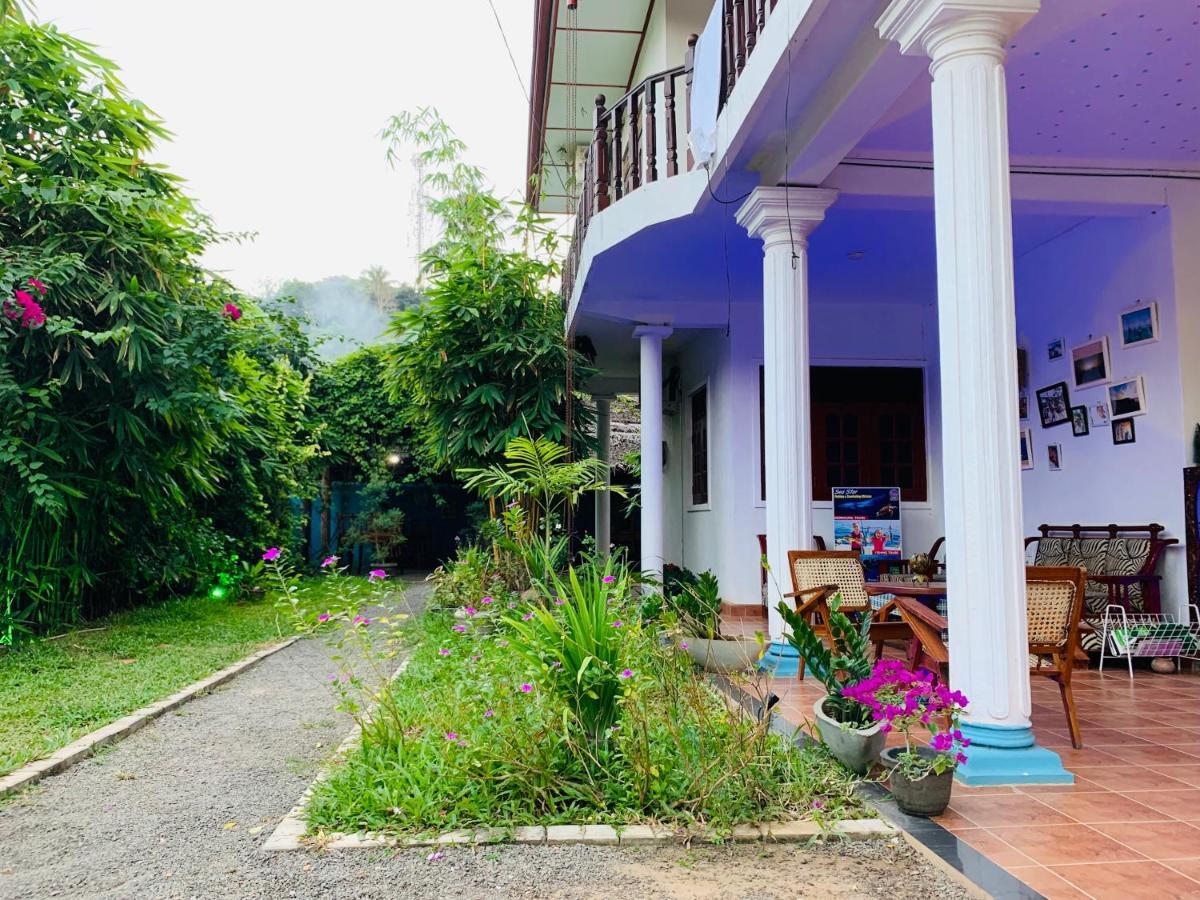 Blue Whale Holiday Hotel Mirissa Bagian luar foto